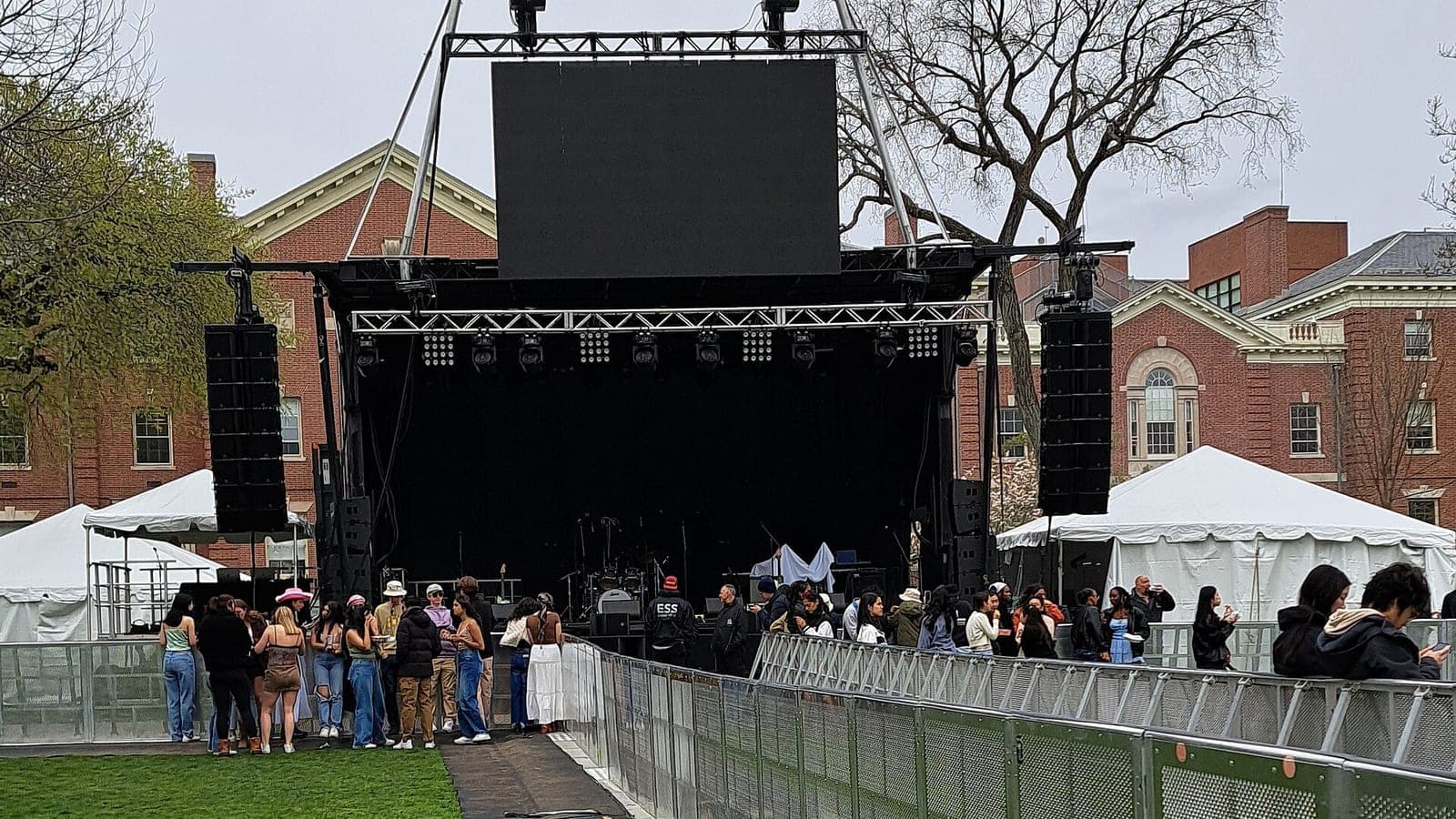 Geluid op evenementen in België: 85, 95 of 100 dB(A) in 2026
