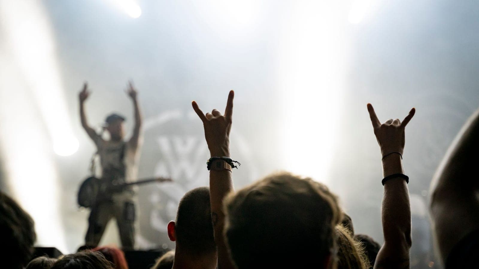 Glastonbury 2027 wyprzedał bilety za 408 funtów: obowiązkowa rejestracja i bez wolnej odsprzedaży